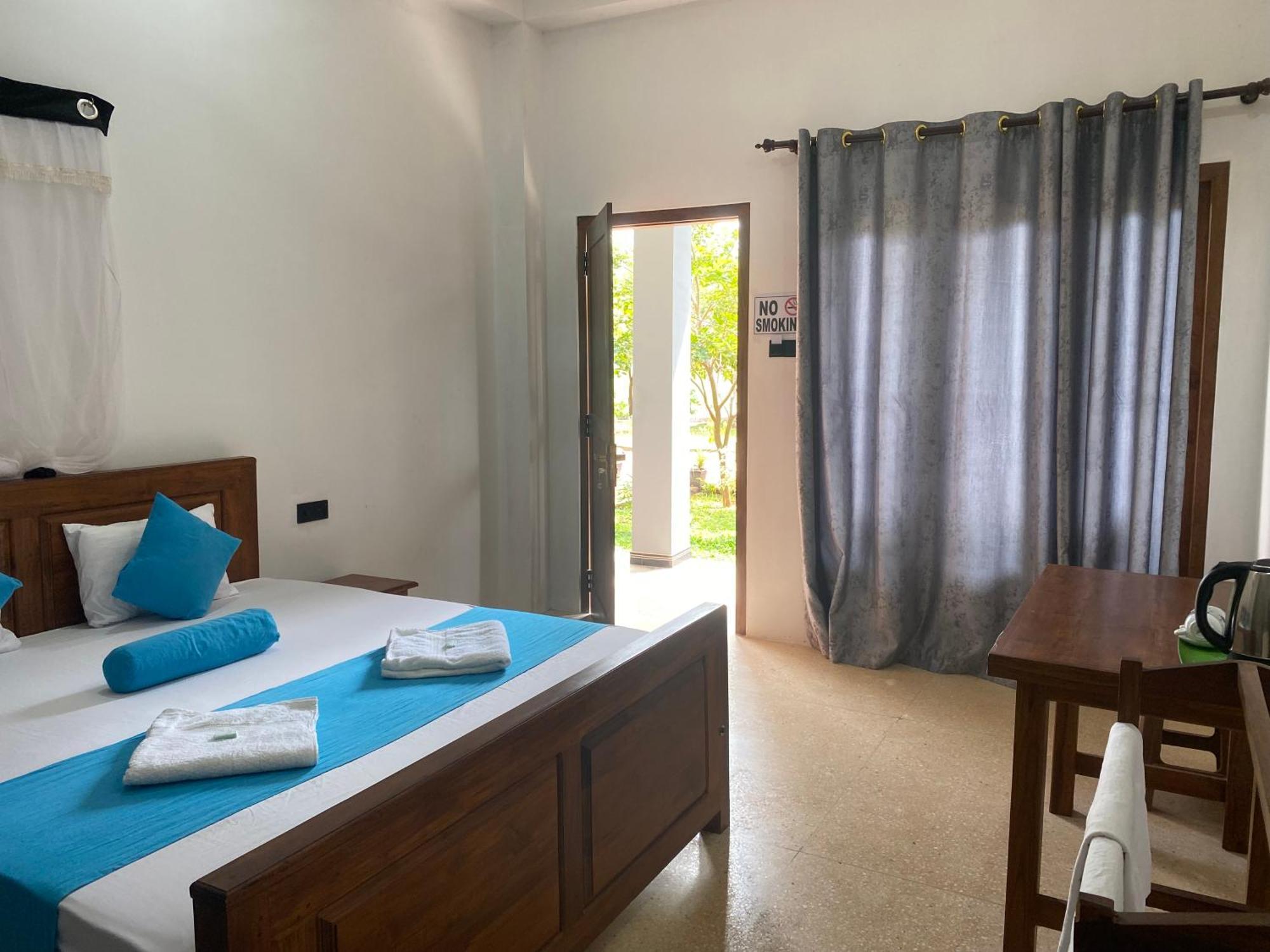 Hotel Hanguk Villa Дамбула Екстериор снимка